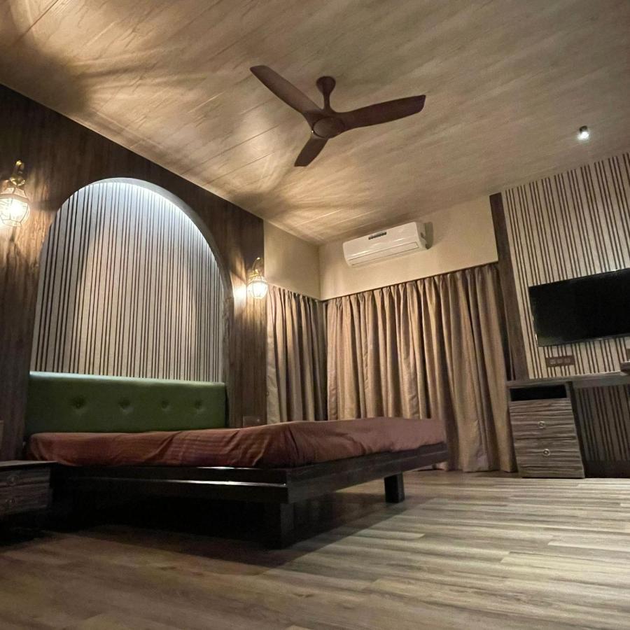 Cold Spot Village Resort มหาบาเลชวาร์ ภายนอก รูปภาพ