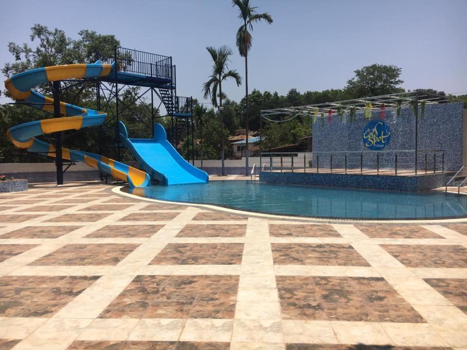 Cold Spot Village Resort มหาบาเลชวาร์ ภายนอก รูปภาพ