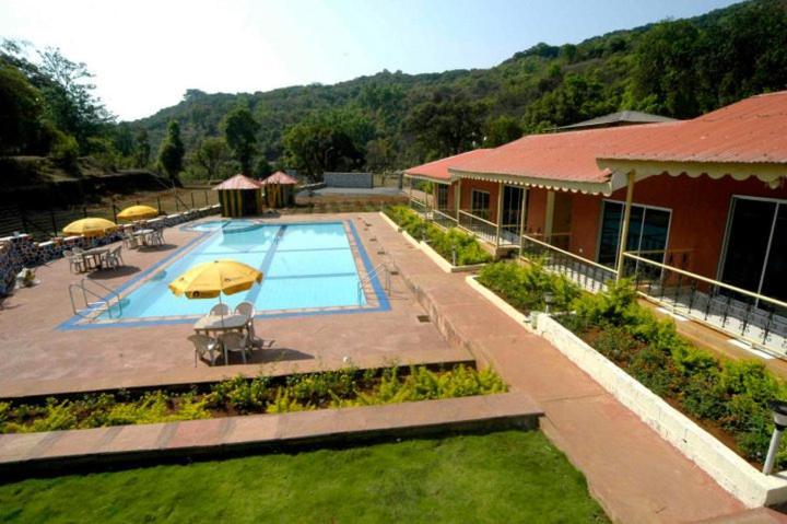 Cold Spot Village Resort มหาบาเลชวาร์ ภายนอก รูปภาพ